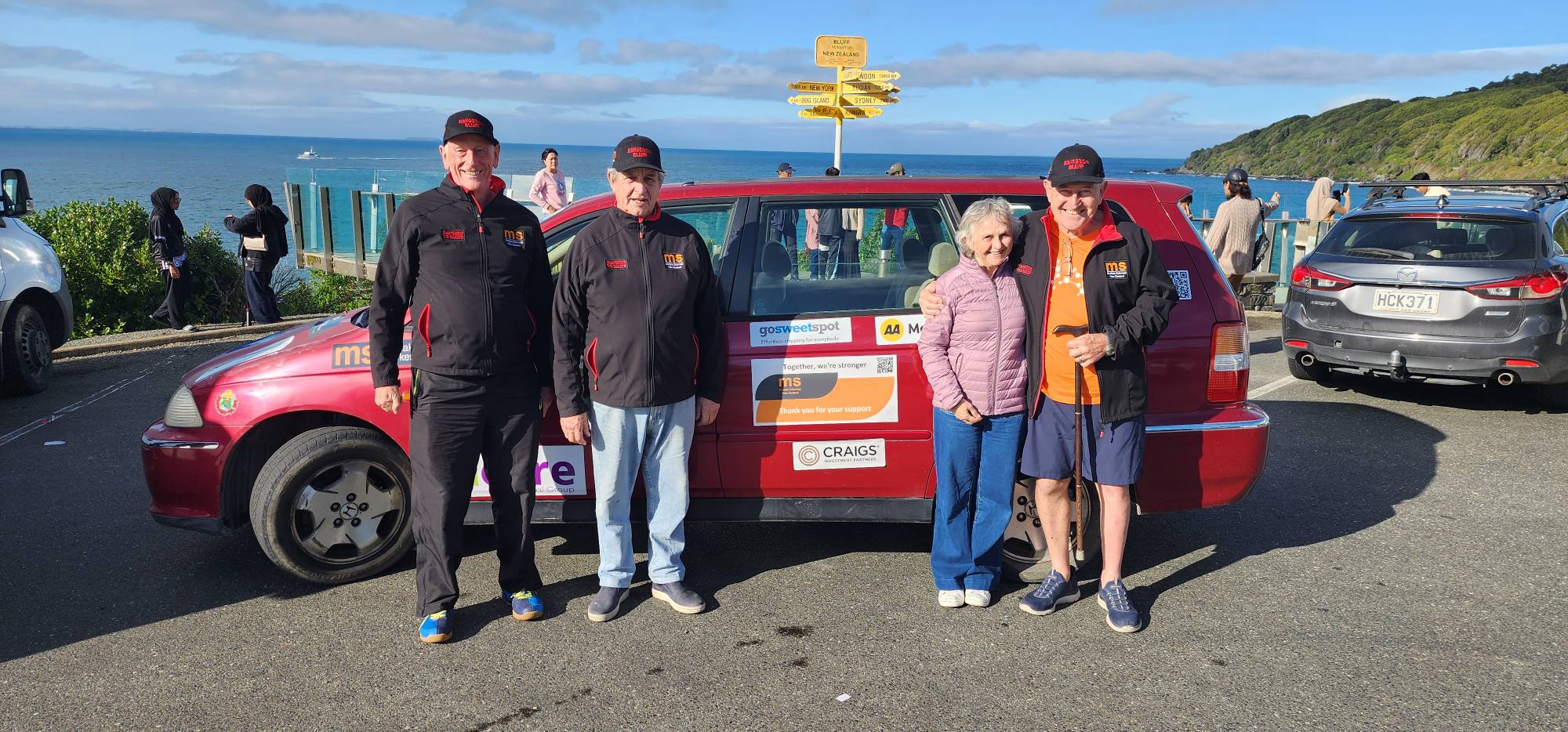B2B26 - Bluff - Team and Julie